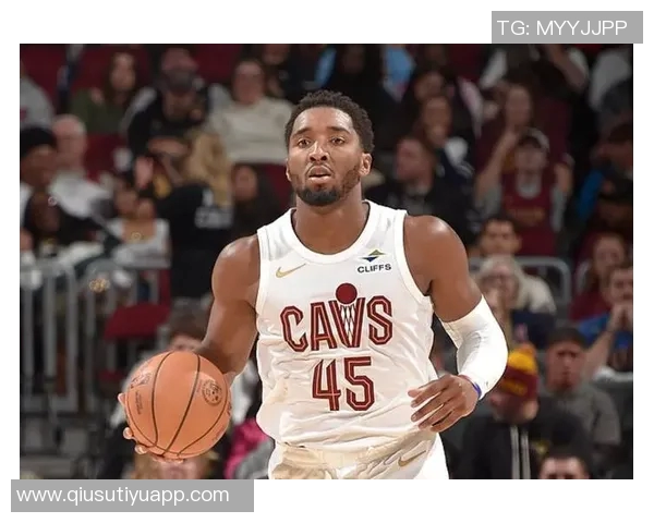 米切尔上半场表现惊艳11投8中轻松拿下18分4篮板2助攻助力球队奋勇争先