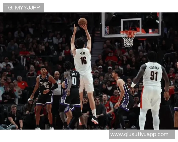 开拓者客场逆转勇士霸气抢下篮板球展现强大实力